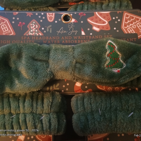 ava joy Other - Green Christmas Tree Headbands and Socks Set Christmas Spa Set Beauty